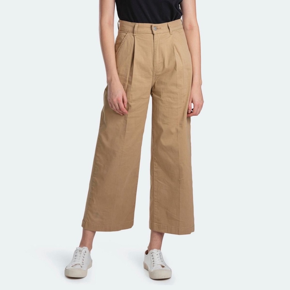 Levi’s khaki jeans in size 27 never worn.